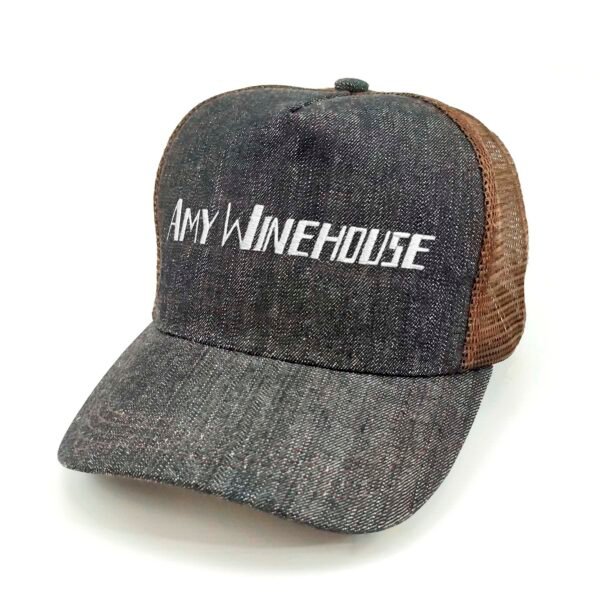 Amy-Winehouse_Modelo2_Diagonal_Blanco Gorra Amy Winehouse