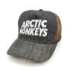 Arctic-Monkeys_Modelo2_Diagonal_Blanco Gorra Arctic Monkeys
