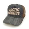 Arctic-Monkeys_Modelo2_Diagonal_Dorado Gorra Arctic Monkeys