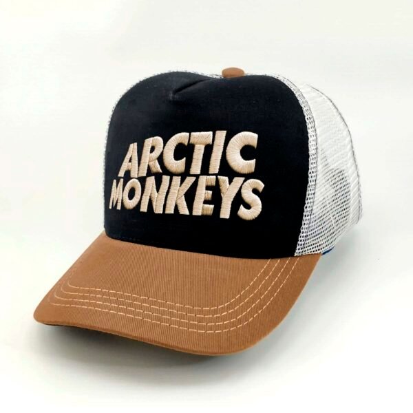 Arctic-Monkeys_Modelo3_Diagonal_Dorado Gorra Arctic Monkeys