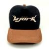 Bjork_Modelo3_Frente_Dorado Gorra Bjork