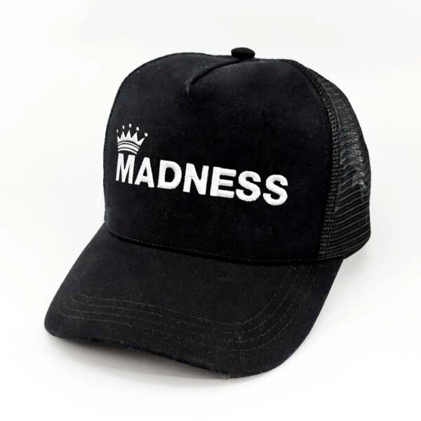 Madness_Modelo5_Diagonal Gorra Madness