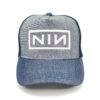 NIN_Modelo1_Frente_Blanco Gorra Nine Inch Nails