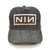 NIN_Modelo2_Frente_Dorado Gorra Nine Inch Nails