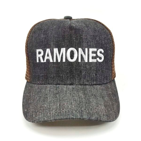 RAMONES_Modelo2_Frente_Blanco Gorra Ramones