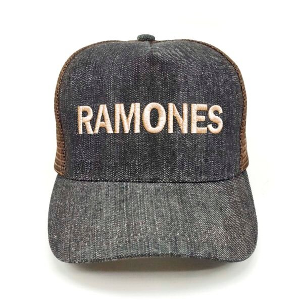 RAMONES_Modelo2_Frente_Dorado Gorra Ramones
