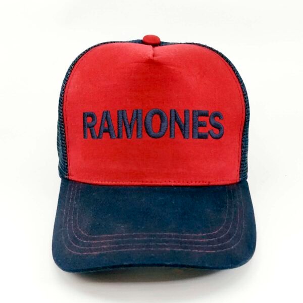 RAMONES_Modelo6_Frente_AzMarino Gorra Ramones