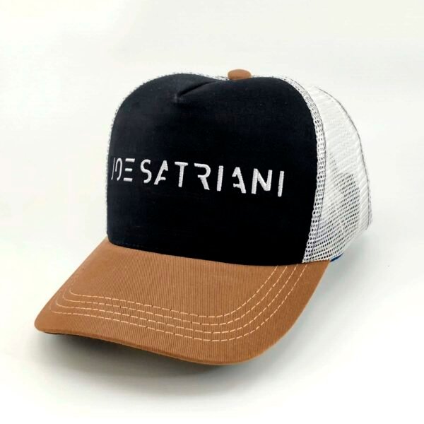 Satriani_Modelo3_Diagonal_Blanco Gorra Satriani