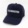 Talkingheads_Modelo8_Diagonal_Blanco Gorra Talkingheads
