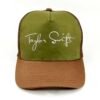 Taylor-Swiift_Modelo4_Frente_Blanco Gorra Taylor Swift
