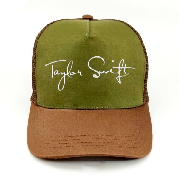 Taylor-Swiift_Modelo4_Frente_Blanco Gorra Taylor Swift