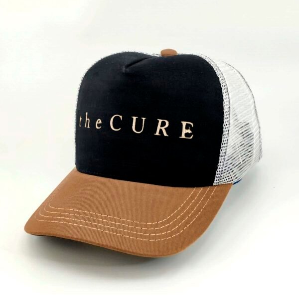 The-Cure_Modelo3_Diagonal_Dorado Gorra The Cure