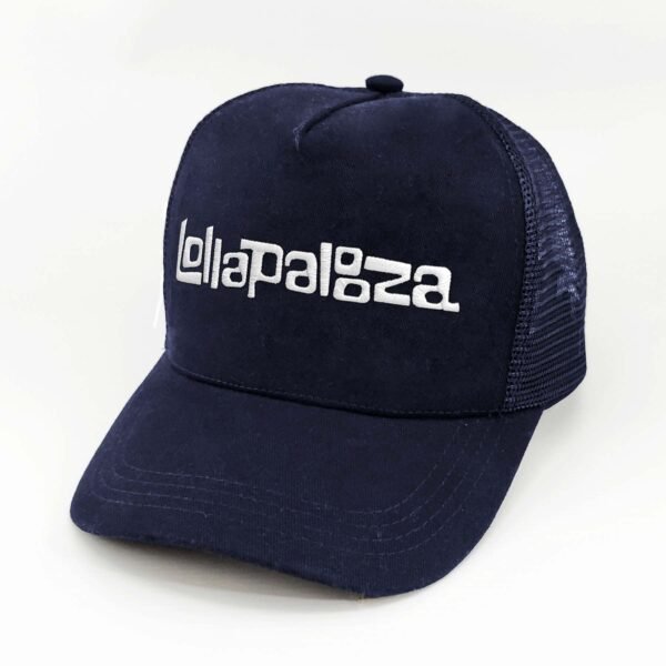 Lolapalooza_Modelo8_Diagonal_Blanco Gorra Lollapalooza