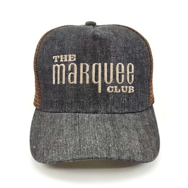 The-Marquee-Club_Modelo2_Frente_Dorado Gorra The Marquee Club