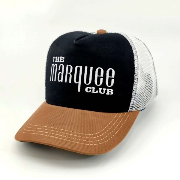 The-Marquee-Club_Modelo3_Diagonal_Blanco Gorra The Marquee Club