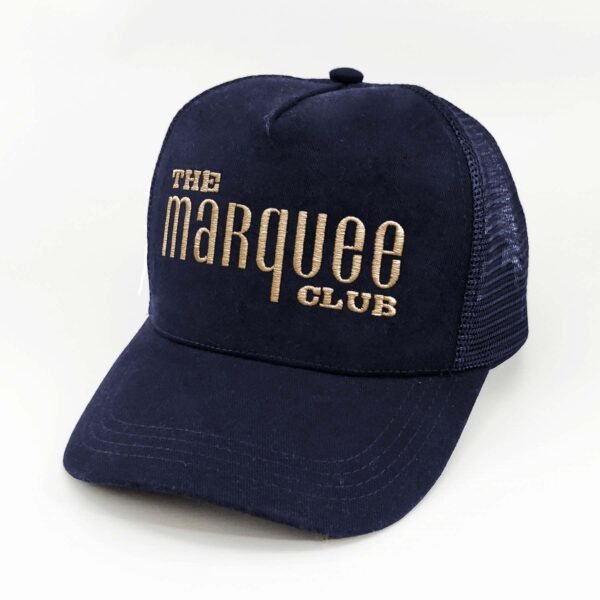The-Marquee-Club_Modelo8_Diagonal_Dorado Gorra The Marquee Club