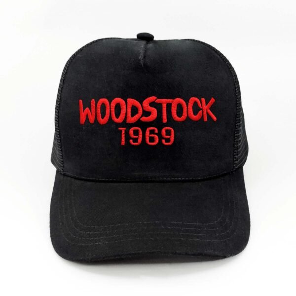 Woodstock_Modelo5_Frente_Rojo Gorra Woodstock
