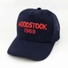 Woodstock_Modelo8_Diagonal_Rojo Gorra Woodstock