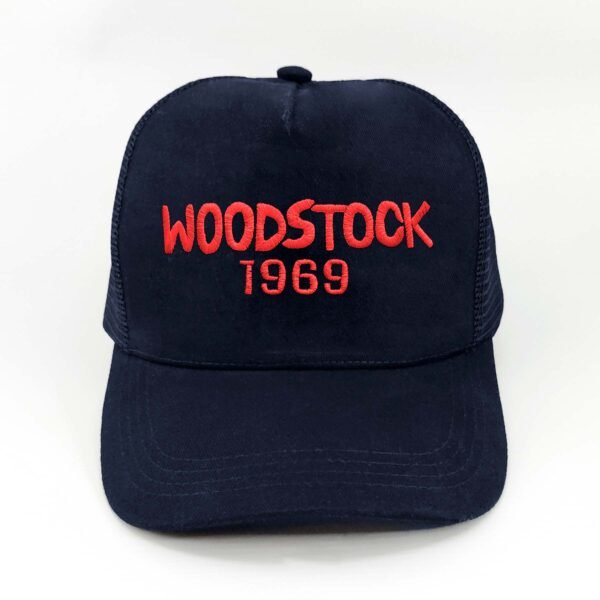 Woodstock_Modelo8_Frente_Rojo Gorra Woodstock